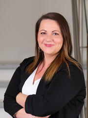 Porträt von Nadine Ackermann, Assistentin Hausverwaltung