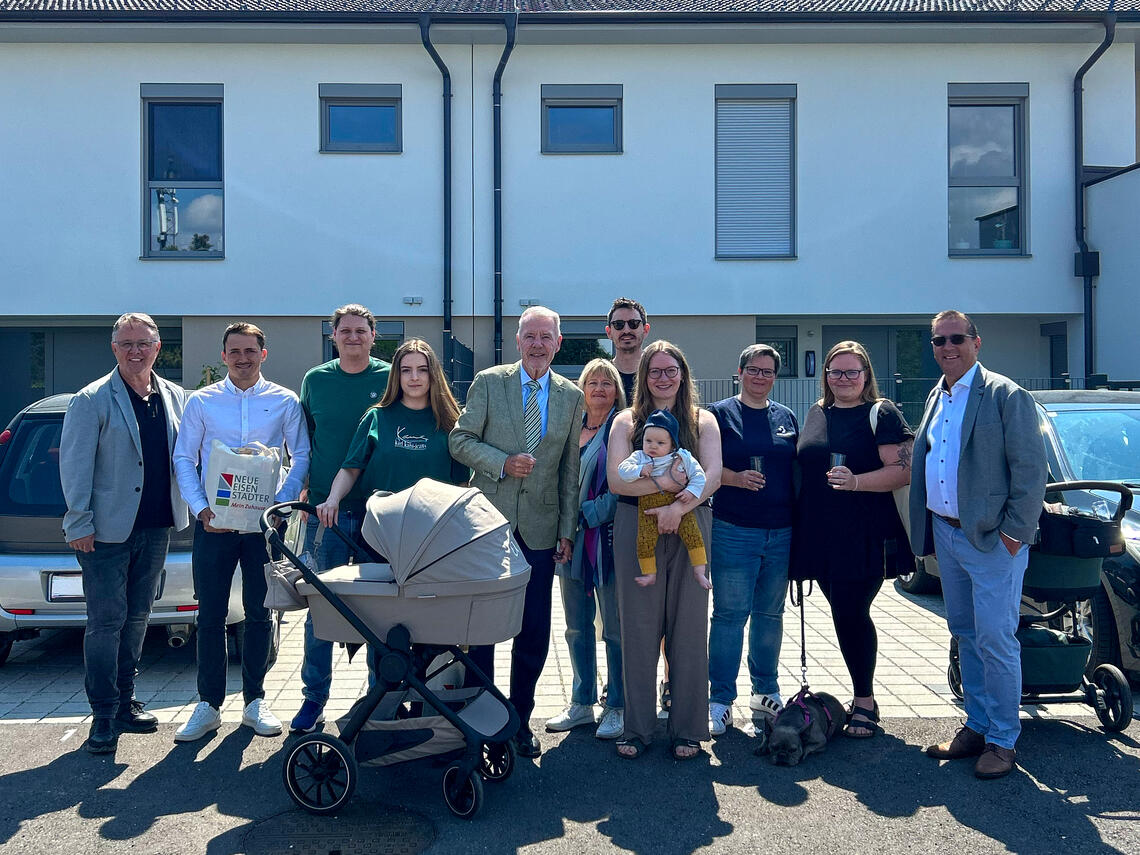 Uebergabefeier in Wiener Neustadt, Foehrenwaldgasse