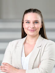 Porträt von Julia Pogats, Sekretariat Geschäftsführung